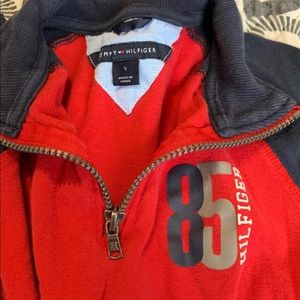 Tommys kids sweater with gloves